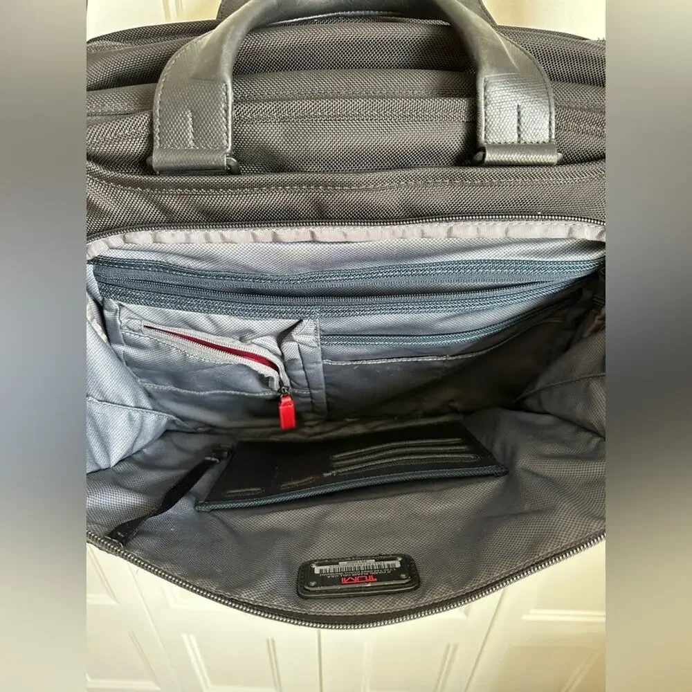 Tumi Slim Deluxe Portfolio Alpha 3